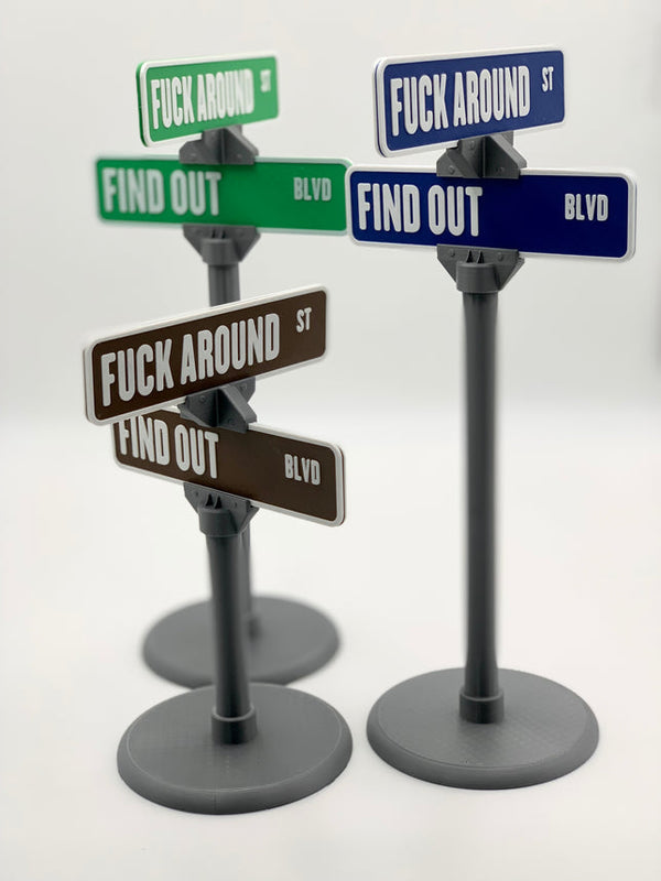 🤣F Around/Find Out Straßenschild Schreibtischdekoration | Lustiges Schreibtischgeschenk
